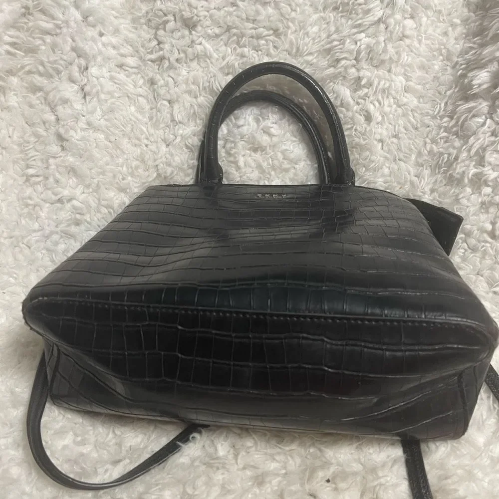 Dkny synthetic black
